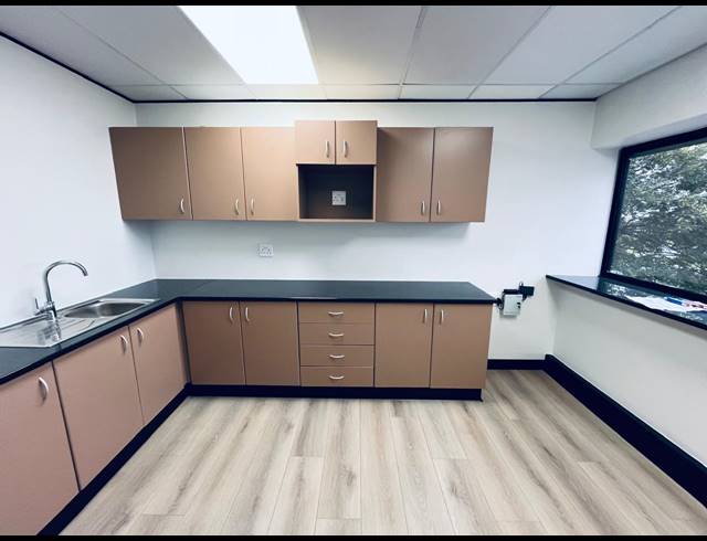 338M² OFFICE TO LET IN HALFWAY HOUSE